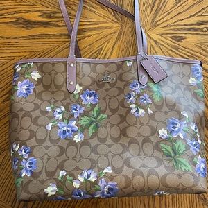 Coach Reversible City Tote In Signature Lily Print